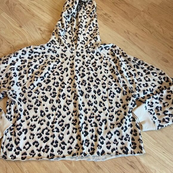 Lucky Brand crop cheetah/leopard print hoodie - Picture 2 of 2